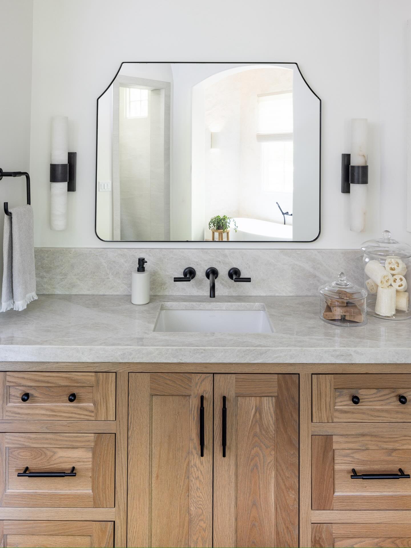 Classy. Refined. Timeless. Turner Design Build creates spaces our clients dream of and will love for decades. If you’re dreaming of a new space in 2926, now is the time to start the conversation. Reach out!