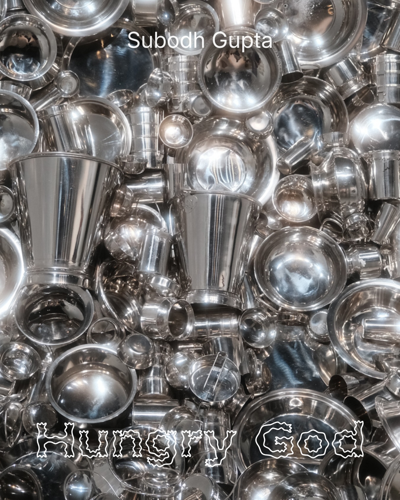 Like magpies, we were first drawn in by the shine and only later by the sheer amount of stainless-steel kitchenware painstakingly collected and pieced together 😮🐦⬛
In Hungry God (2005–2006) by Subodh Gupta — India, one of the world’s top producers of steel, has seen mass-produced stainless-steel utensils become ubiquitous in everyday life. Replacing objects made from different materials that once symbolised social status or meaning, these household wares now serve as a cultural signifier, while their widespread use quietly obscures persistent social and economic disparities.
—
@sgartweek @singaporeartmuseum @subodhguptastudio
—
#sgartweek #subodhgupta #india #singaporeartmuseum
