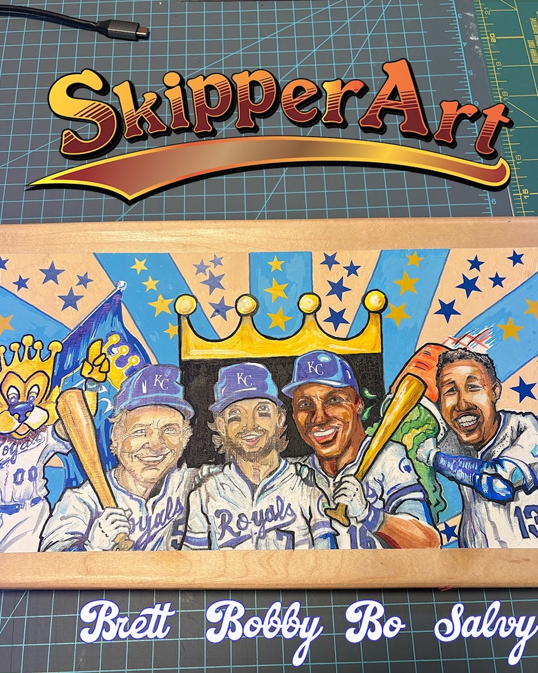 Started as a blank deck.
Ended as a fully lit, hand-painted tribute piece ⚾🛹
This one stays with me — but I’m now taking on custom skateboard commissions.
Art + story + a little bit of magic.
Lights optional. Or not 😉
#KansasCityRoyals #CustomSkateboard
#HandPaintedArt
#ArtOnSkateboard
#SkateboardArt
#LEDArt
#KCArtist
#KansasCityArt
#CustomArtCommission
#OneOfOneArt
#FunctionalArt
#mixedmediaart #skipperart
#CreativeBuild