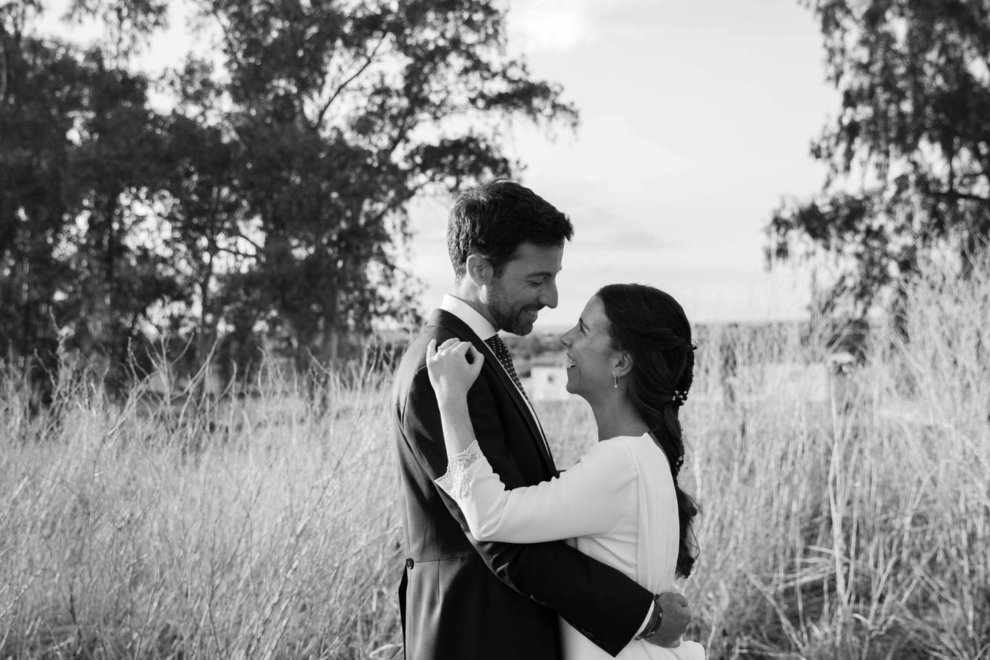 Ellos son así……. Puro Amor🤍.
Irene&Santi
@minnafotografia
@guadalquivircatering
@sergiodiazdj
@santa_catalina_events
#fincasantacatalinaeventos
#bodascaceres
#bodasextremadura
#bodasexclusivas
#eventosextremadura
#fincasparabodas
#fincasconencanto
#fincasconjardines
#localizacionesextremadura
#lugaresparacasarse