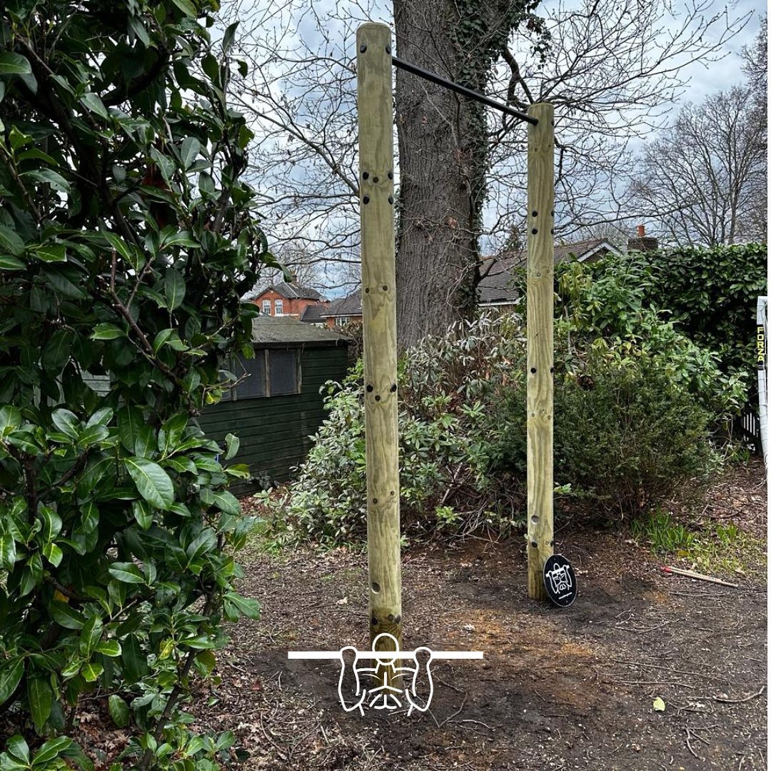 Our massive 2.9m high pull up bar installed in Bournemouth today. Perfect for outdoor training and fun #pullups #gardengym #outdoortraining