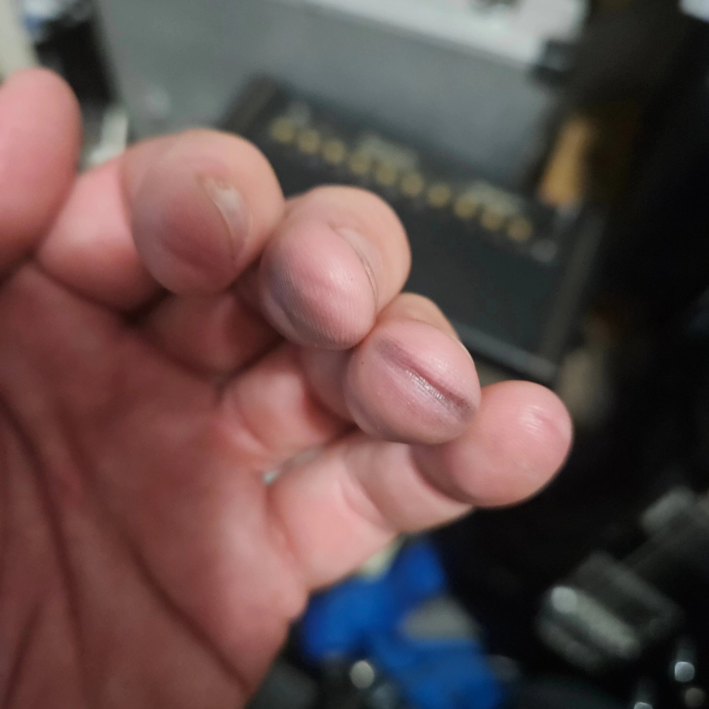 I've got a bit of an "ouchie" on me fingers. Putting in the effort is so worth it. #guitar #acoustic #hardwork #fingers #kingsx