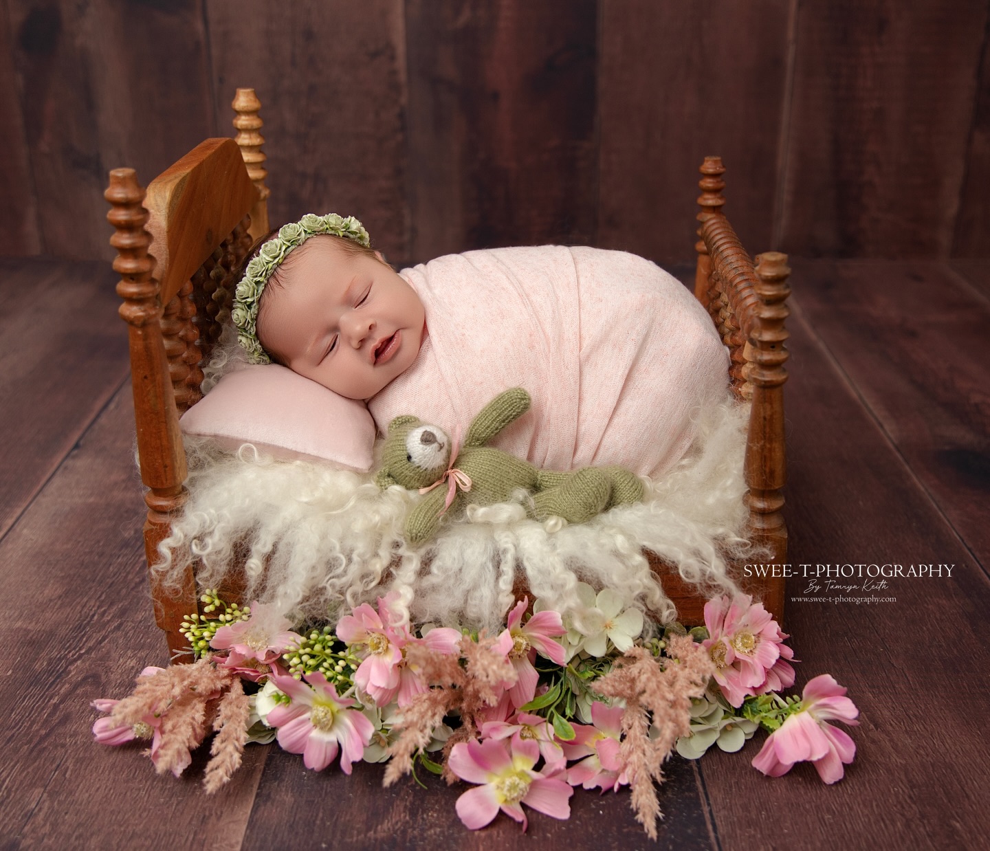 OLIVIA - 9 DAYS
Sweet little Olivia was such a delight to have in the studio.
-🤩Expecting a little bundle soon? 👶
Don’t wait until bub arrives! Book now.
Newborn Bookings are now open right through to September.
Secure your session with Barossa’s trusted newborn specialist photographer and let’s create something beautiful together.