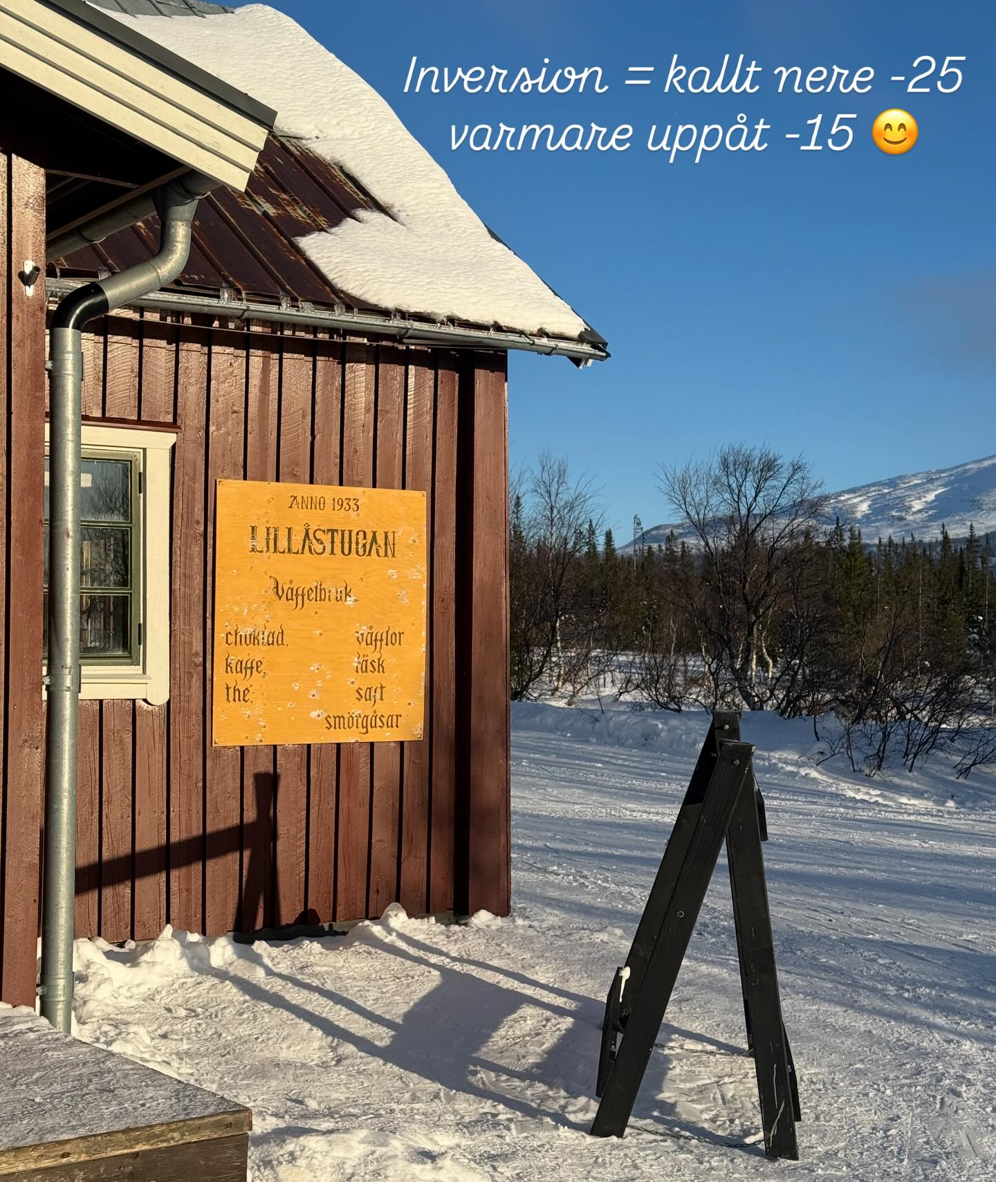 Varmt välkommen upp i värmen
☀️ ❄️ 🔥 🧇 ☕️
Öppet dagligen 11.00 - 15.00