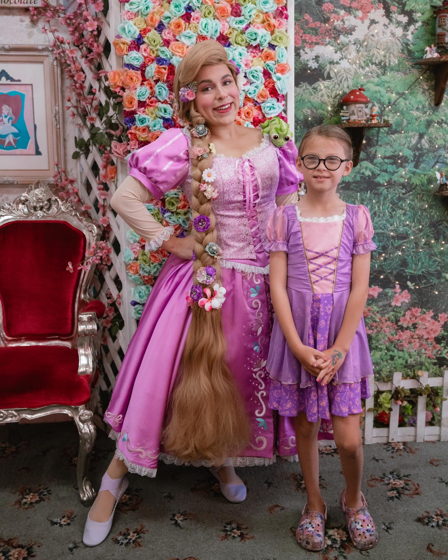 Who doesn’t love twinning with a princess??💜✨
…
Photo by: @shotbyalissa
…
Want a princess to add some magic to your next celebration?💕 Visit www.prestigeprincess.com to send in a booking request today!✨
…
🌟We are based in Lomita, CA and travel within a 40 mile radius🌟
…
Venue: Olivia’s Dollhouse Tearoom
Performer: Rylee
…
#princessparty #kidsparty #kidspartyideas #rapunzel #tangled