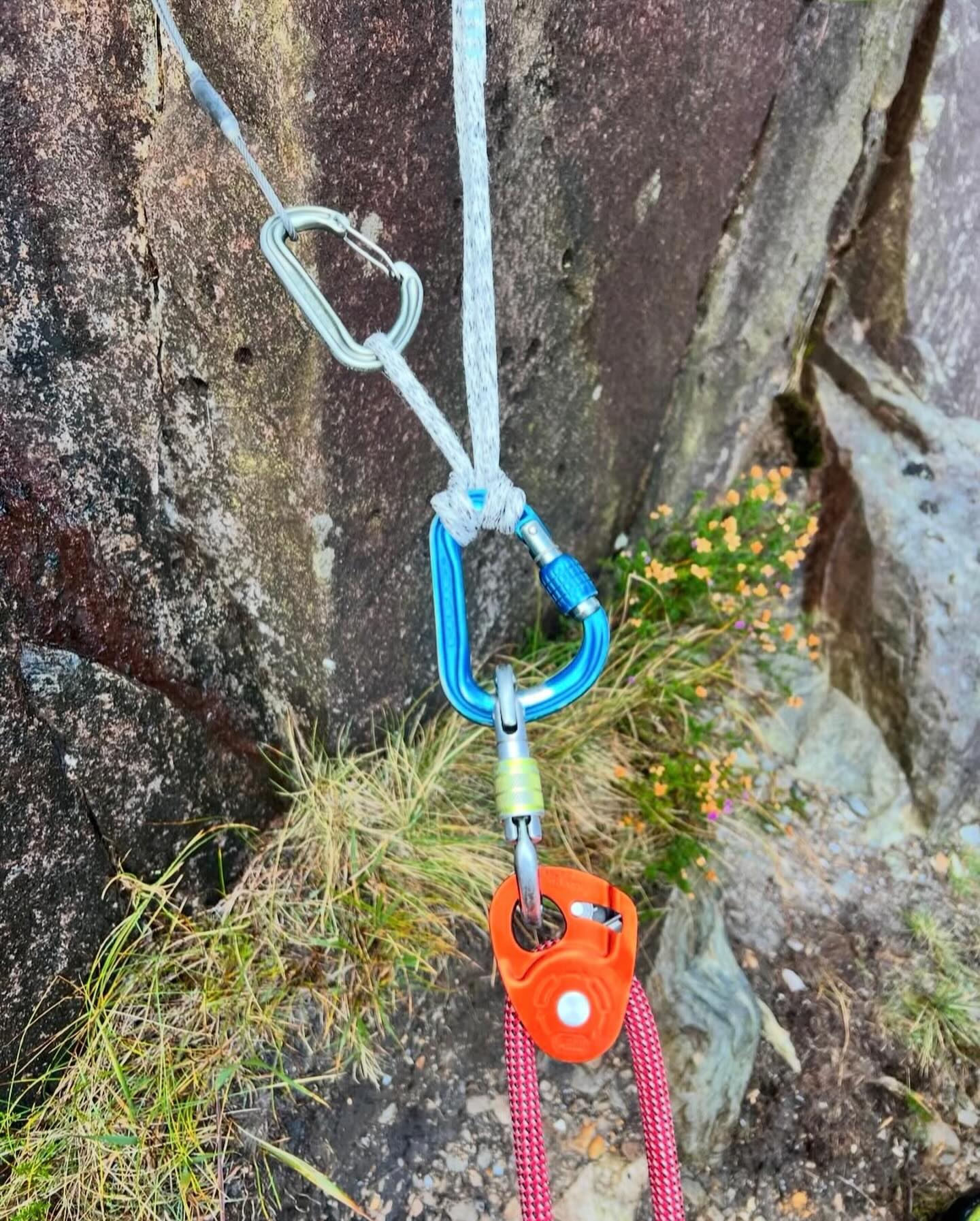 Did someone say niche?
There is nothing wrong with this setup but it definitely needs some judgement to decide whether it’s appropriate or not.
You can critique it and that’s fine, within reason, but climbing happens in the real world not on social media.
Is it ok to belay on a Micro Traxion? Who’d know? Petzl! They say yes, with caveats and care.
There’s more, metal on metal, a snap gate, a girth hitch belay, no x on the girth hitch, only two protection points… Like I said, real world actions based on facts and experience. That’s how quality judgements are made.
.
#niche #belay #climbing_pictures_of_instagram #mountaineering