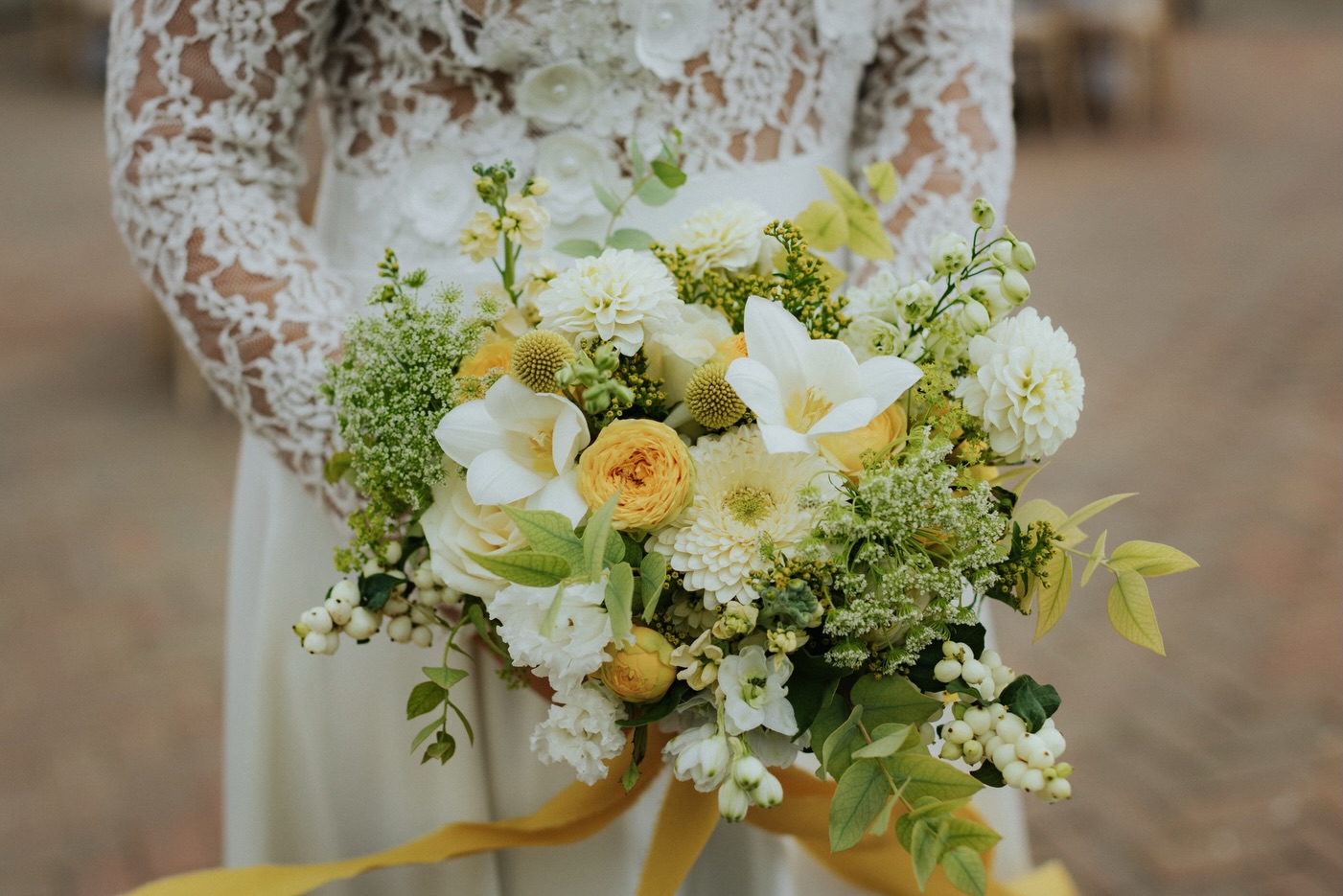 PINTEREST: This bouquet is still receiving a lot of love on Pinterest! How does it make you feel when you see it on Instagram? Is yellow a colour you’d choose for your wedding?
🫧
Photographer: @mtstudio_weddings
Florist: @wildrose.florist
Venue: @strattoncourtbarn
🫧
#yellowwedding #springweddinginspo #oxfordshireweddingplanner