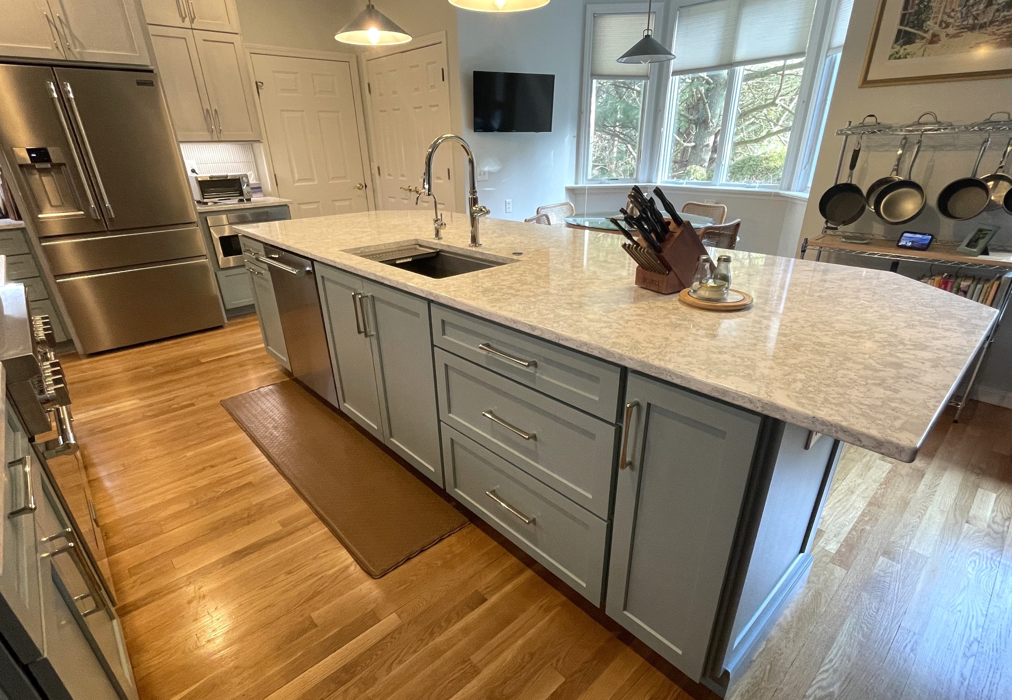 We're loving this stunning kitchen featuring @cambriasurfaces Quartz "Clifton" 🤍 Clean lines, timeless tones, and a flawless finish that elevates the space.
Thank you @crestmanagementco for always trusting us with your countertop projects! We truly appreciate your continued business! 🤝
Thinking about upgrading your countertops? Let's make it happen! Contact or visit us for a FREE estimate 😊
📍940 Wellington Ave, Cranston, RI 02910
⏰Mon-Fri: 8:30-5pm / Sat: 9-3pm / Sun: Closed
☎️401-780-9639
🌐www.stonedepotofri.com
#cambriaquartz #clifton #cambriaclifton #quartz #quartzcountertops #kitchen #kitchencountertops #stonecountertops #kitchendesign #kitchenideas #stonefabricator