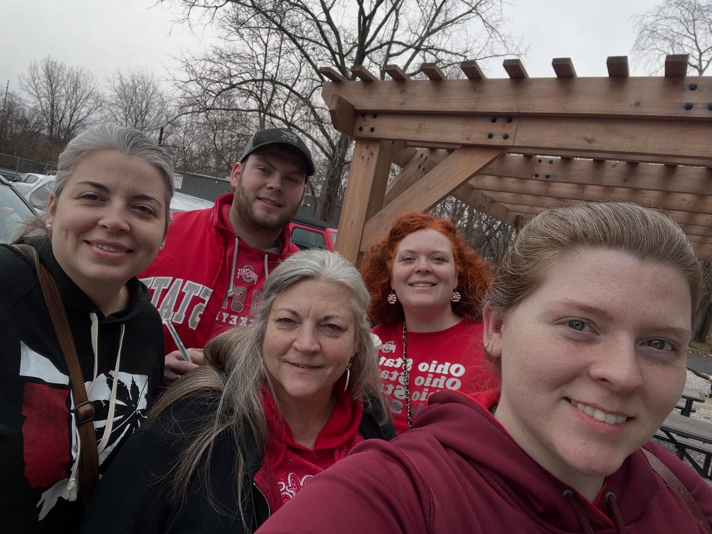 Thanksgiving, and all the things I’m thankful for in a nutshell - family, faith, football. Not pictured but also thankful for - @chariselizabethpless_09 who was working Black Friday, @_icecold_dp who was in Montana on a semester abroad, and Dad, who was in the garage butchering a deer. 🦌🥩😋 (Also thankful OSU beat ❌ichigan. 💪🏈🅾️)