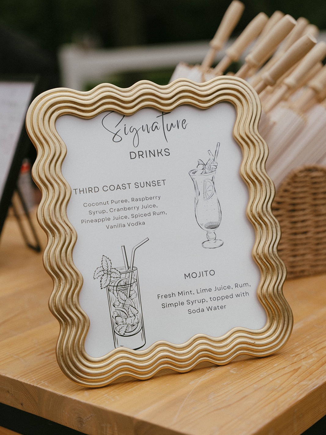 A crowd favorite for a reason.
Click the link in bio to have Winston's Bar Service craft up the perfect bar menu for your event!
📸Photographer: @morgangust_