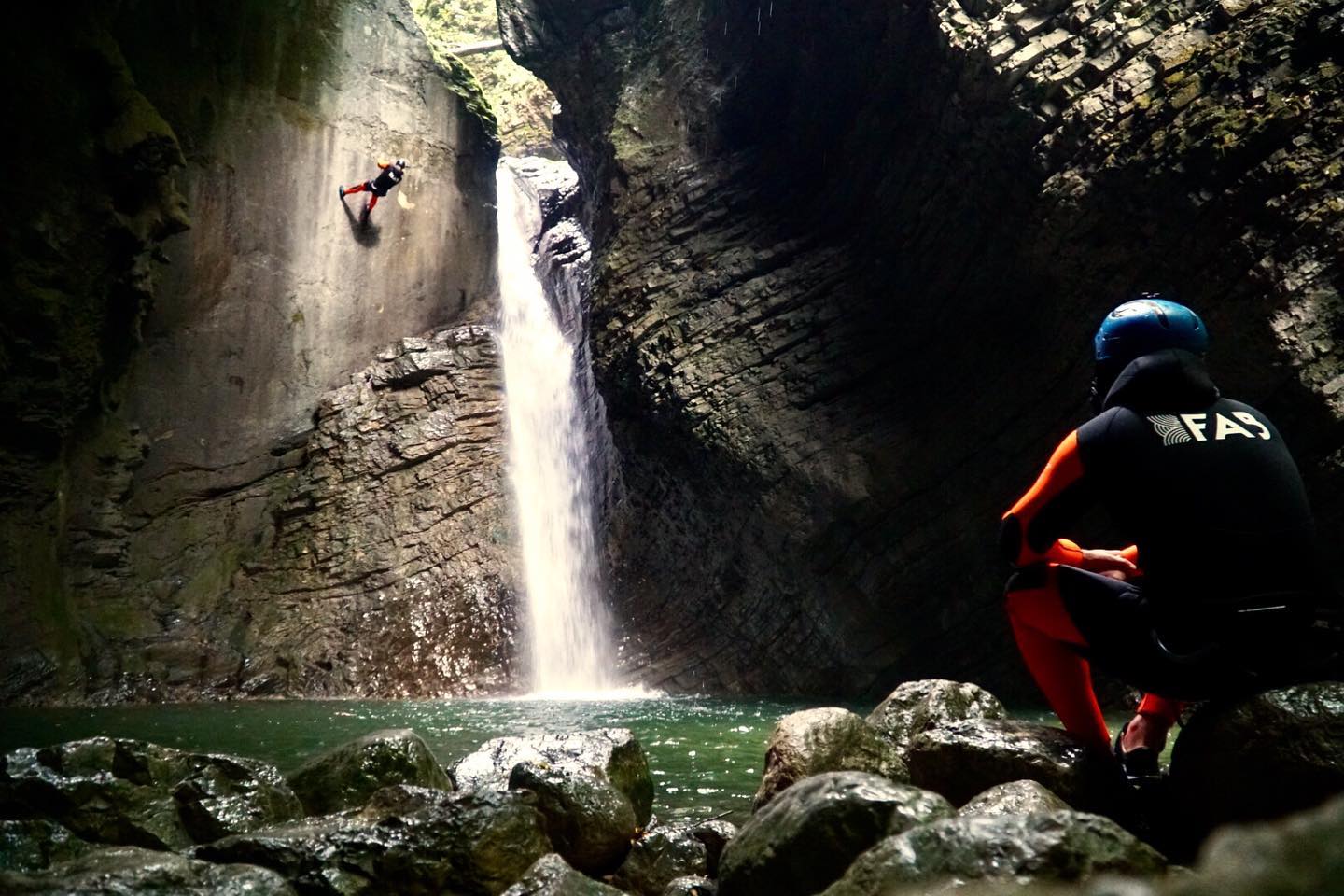 Soča might be one of the best rivers in the world to learn how to kayak. Bet there is so much more to do in the valley. Today we canyoned the Kozjak creek. How lucky are we to have this amazing canyon right behind our base and that we share the base with one of the best canyoning guides in thee world. #kobarid #kozjakwaterfall #slovenia #soča #kayaking #whitewater #whitewaterkayaking #socavalley @kobaridkayakschool @kampkoren @sandiline_official @exo_kayaks @ophion_paddles @fabian_bonanno #fabcanyon