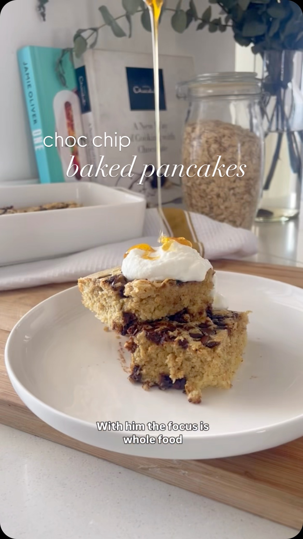 Choc chip baked pancakes 🥞
No flipping, just mix and bake 🙌🏻 perfect for the entire family♥️
Share this with someone (especially a mum) who needs a weekly breakfast prep idea 🥰
Ingredients:
- 160g oat flour
- 3tsp baking powder
- 1/2 tsp salt
- 4 eggs
- 160ml milk of choice
- 20g honey
- 1/2 tsp almond essence/ 1 tsp vanilla essence
- 50g chopped dark choc or choc chips
Method:
1. Preheat the oven to 180'C. Spray a small baking dish (roughly 15cmx15cm) with non-stick cooking spray.
2. Add the dry ingredients to a bowl and mix. Next add the wet ingredients, mix until a smooth batter.
3. Pour into the prepped baking dish, sprinkle over the chocolate.
4. Bake for 15 minutes or until cooked in the centre
5. Allow to cool slightly before serving
6. Serve with low fat Greek yoghurt or cottage cheese to add more protein and berries to add additional fibre
♥️
#healthymomhealthyfamily #mealprepbreakfast