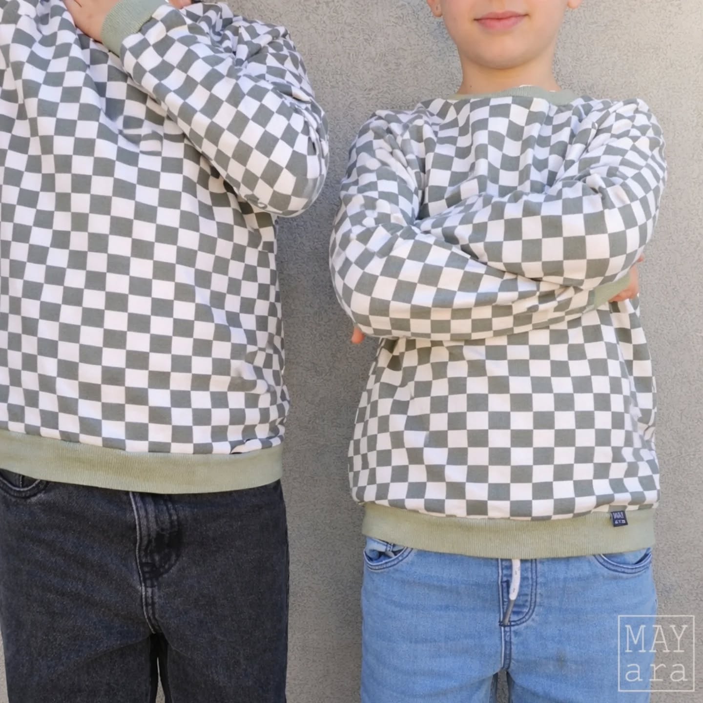 Wie jedes Jahr, haben meine 2 Neffen wieder einen Pullover zu Weihnachten bekommen.
Wie schon so oft wurde es ein #svenni von @studioschnittreif ,genäht aus einem Sommersweat von @seeyouatsixfabric
I like 🫶🏻
#studioschnittreifsvenni #seeyouatsixfabric #kreando #ateliermayara