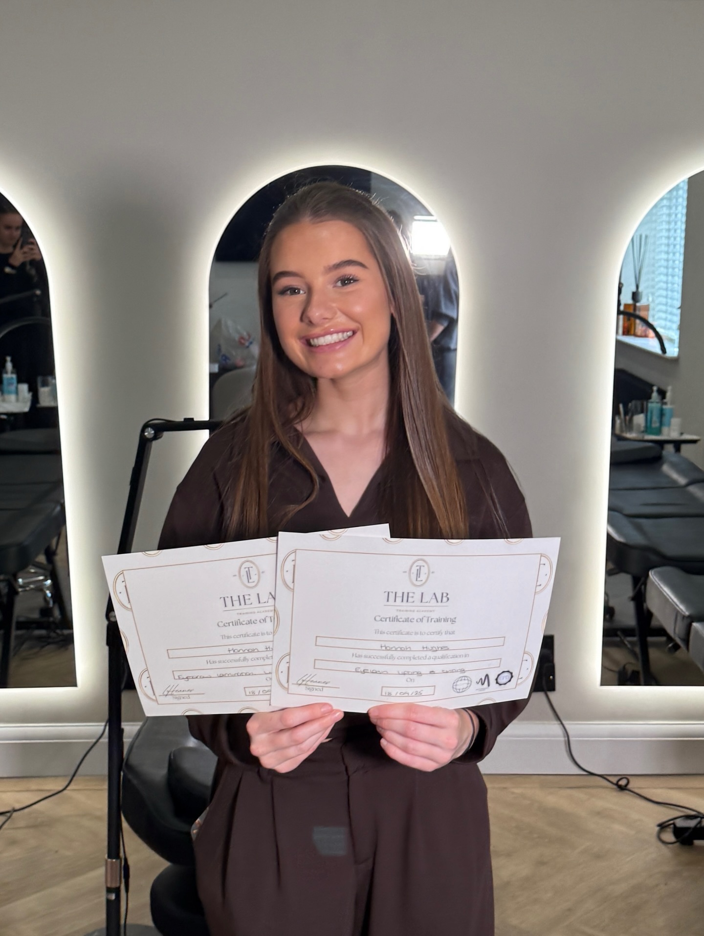 What if your next career move didn’t mean burning yourself out — but buying your time back? ⏰
Hannah completed our Combined Lash Lifting & Brow Lamination course with one goal in mind: creating a career that fits around her life, not one that controls it.
The beauty industry gives you options. You can start small alongside your current job, build your skills and clientele in your spare time, and grow at a pace that feels right for you. No pressure, no risk — just real, in-demand skills that actually pay.
This industry isn’t about “just doing beauty.” It’s about:
✨ Flexible working hours
✨ Choosing when (and how much) you work
✨ Turning a side hustle into a full-time income
✨ Low start-up costs with high return
✨ Earning potential of 4x the national minimum wage as you scale
Hannah’s journey shows what’s possible when you invest in yourself and learn a skill that gives you control over your future.
If you’re craving more flexibility, more freedom, and more income — this is where it starts.
👉 DM us “COURSE INFO” to take your first step