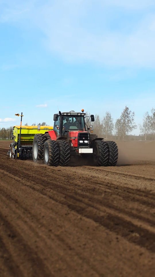 Onko automaattiohjausasiat kunnossa ensi kauden kylvöille? Meiltä laitteet heti varastosta. 🤩
#efix #agronav #esteer20 #automaattiohjaus