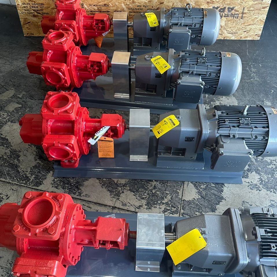 Roper Pumps Serie 36 with assembled gearmotor. Shipping our equipments from USA to our clients.