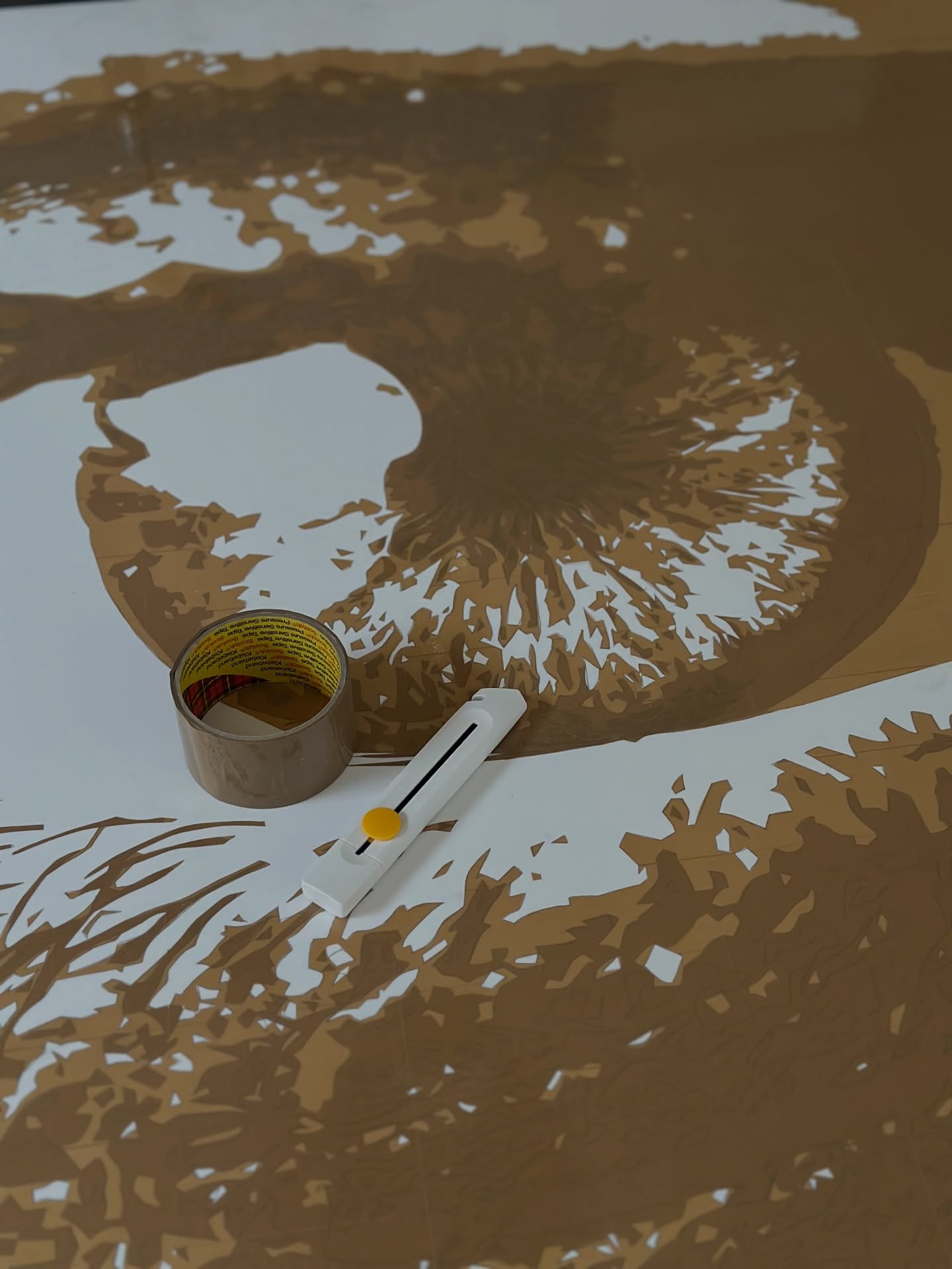 Janvier se présente à nous comme un nouveau chapitre d’un livre, attendant d’être écrit.
1. Tourner son regard vers l’avenir 👁️
2. Un bon cassoulet pour débuter l’année #winterbody 🦆🫘
3. Le challenge 2026, un peu (beaucoup) fou 🤪
4. Par un beau matin d’hiver ❄️
5. 1 semaine-1 œuvre : Semaine 1 « Janus » 👥
6. Candlelight « Coldplay-Image Dragons » 🎻
7. Poser une dernière couche 🤎
8. 1 semaine-1 œuvre : Semaine 2 « Père No-Wave » 🎅🏼
9. Se réchauffer au cœur de l’hiver 🔥
10. S’extasier en pensant que j’exposerai ici dans moins de 2 semaines 👩🏻🎨🖼️
11. Préparer Aphrodite pour son départ à Paris 📦
12. 1 semaine-1 œuvre : Semaine 3 « Les 3 Grâces » 🧍🏻♀️👭🏻
13. 1 carton pour 1 rêve d’enfant 💭🤍
14. Des petites « Aphrodite » pour vous 💛✨
15. 1 semaine-1 œuvre : Semaine 4 « Sous l’eau » 💦