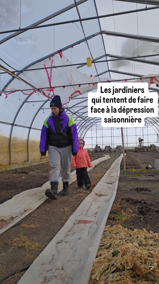 30 jours avant le retour du vert, des semis et de la vraie vie à la ferme 🌱💚 On a tellement hâte!
D’ici là, on rit un peu de l’ennui avec cette vidéo...parce que l’hiver peut être long et que l’humour fait du bien. 🌱
Mais on tient aussi à rappeler que c’est la Semaine de prévention du suicide. Si vous trouvez la saison difficile, vous n’êtes pas seul(e). Parler, demander de l’aide et s’entourer, c’est une force.
Prenez soin de vous… et on a hâte de vous retrouver bientôt dans le vert de la ferme 💚
#fermemaraîchère
#agriculturelocale
#printempsquebec
#santementaleqc
#semainedepreventiondusuicide