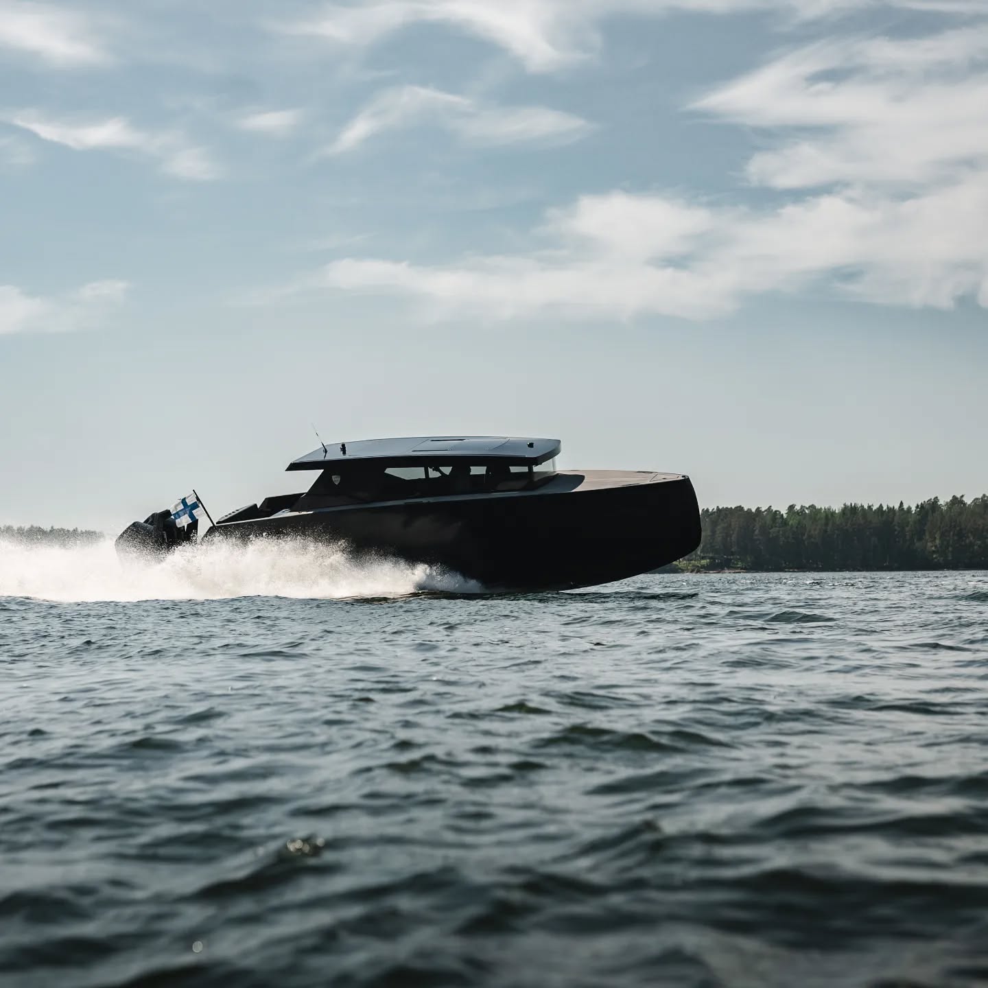 Brizo Yachts BY40SC OB
#brizoyachts #brizo #aluminiumboat #aluminumyacht #fastyacht #volvopenta #mercurymarine #garmin #luxurytoys #luxuryyachts #monaco #cannes #mediterranlifestyle #bigtoys #bigboystoys #mercurymarine #gentlemanschoice #gentlemansride #madeinfinland #v12600 #tr3media #esthec