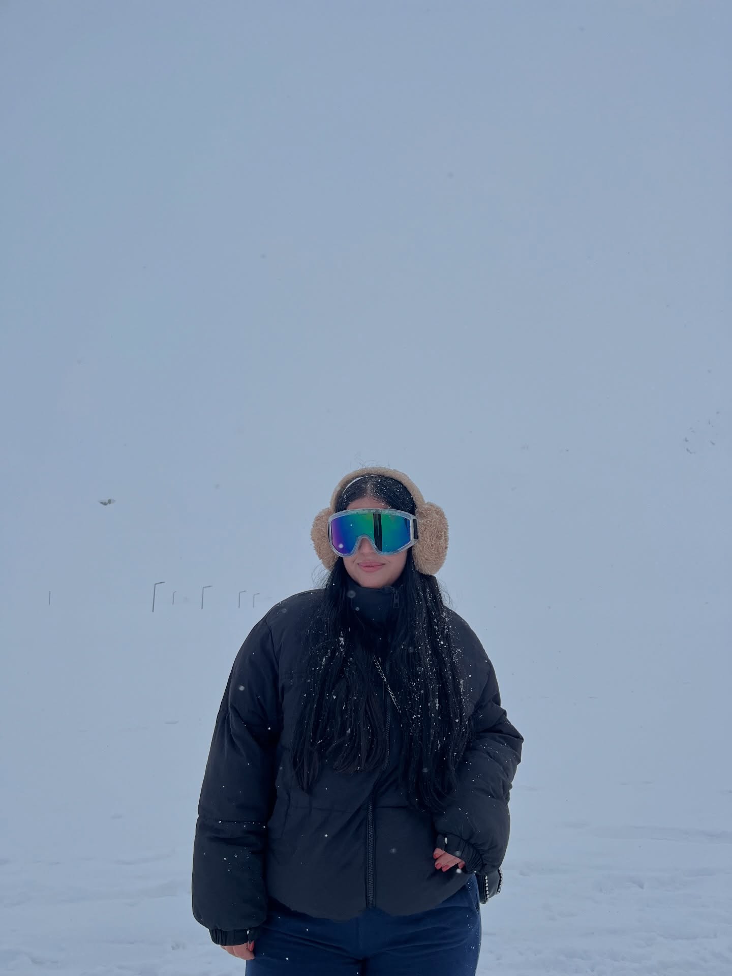 ✨YENİ ANILAR ✨
Bu güzel günde bizimle olan,
enerjileri ve samimiyetleriyle tura renk katan
tüm misafirlerimize gönülden teşekkür ederiz 🌸
📌Gelecek Tur Tarihleri
📆Her hafta Cumartesi – Pazar – Salı
⚠️ ÖNEMLİ NOT
🧣Değerli misafirlerimizin, hava koşullarına uygun
giyinmeleri tavsiye edilir
📝 Kayıt Oluşturmak İçin
Ad Soyad | Kimlik Bilgileri & Tur Adı yazarak
📲 WhatsApp iletişim numaralarımıza
ya da Instagram hesabımıza göndermeniz yeterlidir.
☎️Detaylı Bilgi & Rezervasyon
📞0533 526 65 73 | 0505 110 41 65
🛡️@sirpturizm
🌐 www.sirpturizm.com.tr
#şirpturizm #kayak #hakkarimergabütankayakmerkezi #van #seyehat