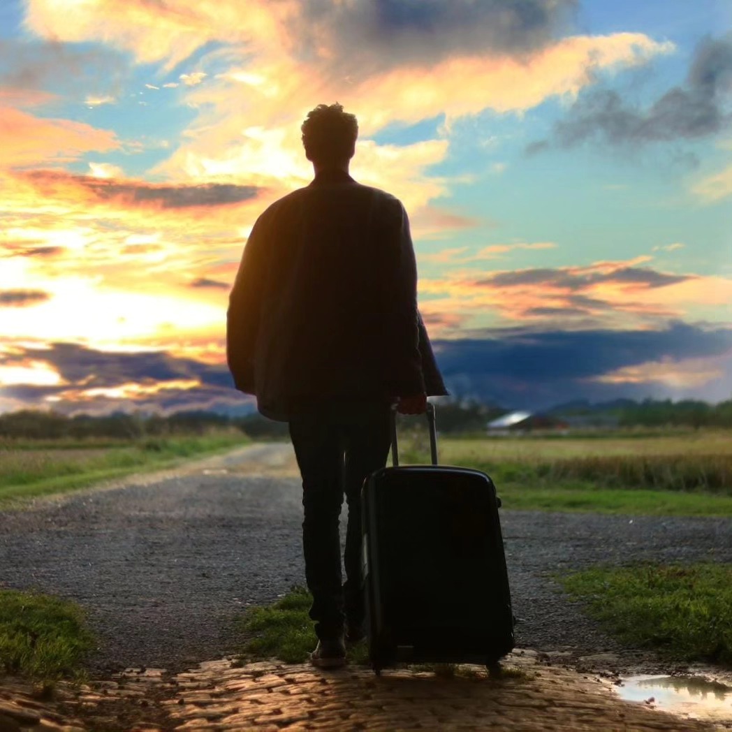 🌏 Post-Travel Care: Give Your Body the TLC It Needs
Traveling can leave you feeling drained and misaligned, whether from long flights, car rides, or adjusting to new time zones. But you don’t have to wait to feel like yourself again!
Chiropractic care after travel can help ease muscle tension, improve posture, and restore balance to your body, so you can hit the ground running once you're back.
📅 Feeling the effects of travel? Neck? Lower back? Ribs? Book a session today and get back to feeling great!