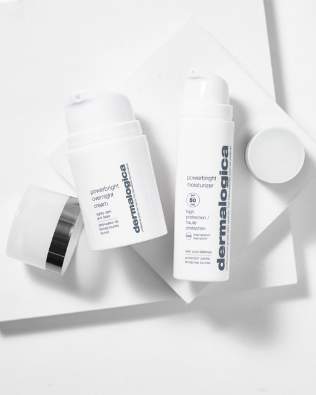 Overdag of 's nachts, je huid staat nooit stil. 𝗗𝗲𝗿𝗺𝗮𝗹𝗼𝗴𝗶𝗰𝗮 zorgt voor de perfecte verzorging voor je huid, het klokje rond.
☀️ Overdag: hydrateert, beschermt én voorkomt pigmentvlekjes.
🌙 ’s Nachts: ondersteunt je huid tijdens de slaap en helpt ze fris en egaal wakker te worden.
Wil je weten wat jouw huid écht nodig heeft? Wij geven advies op maat en kiezen samen de juiste producten voor jouw unieke huid. Zo krijg jij een routine die écht werkt ✨
#dermalogica #skin #skincare #skincareroutine #schoonheidsinstituut #instituut #beautybyeline #hydratation