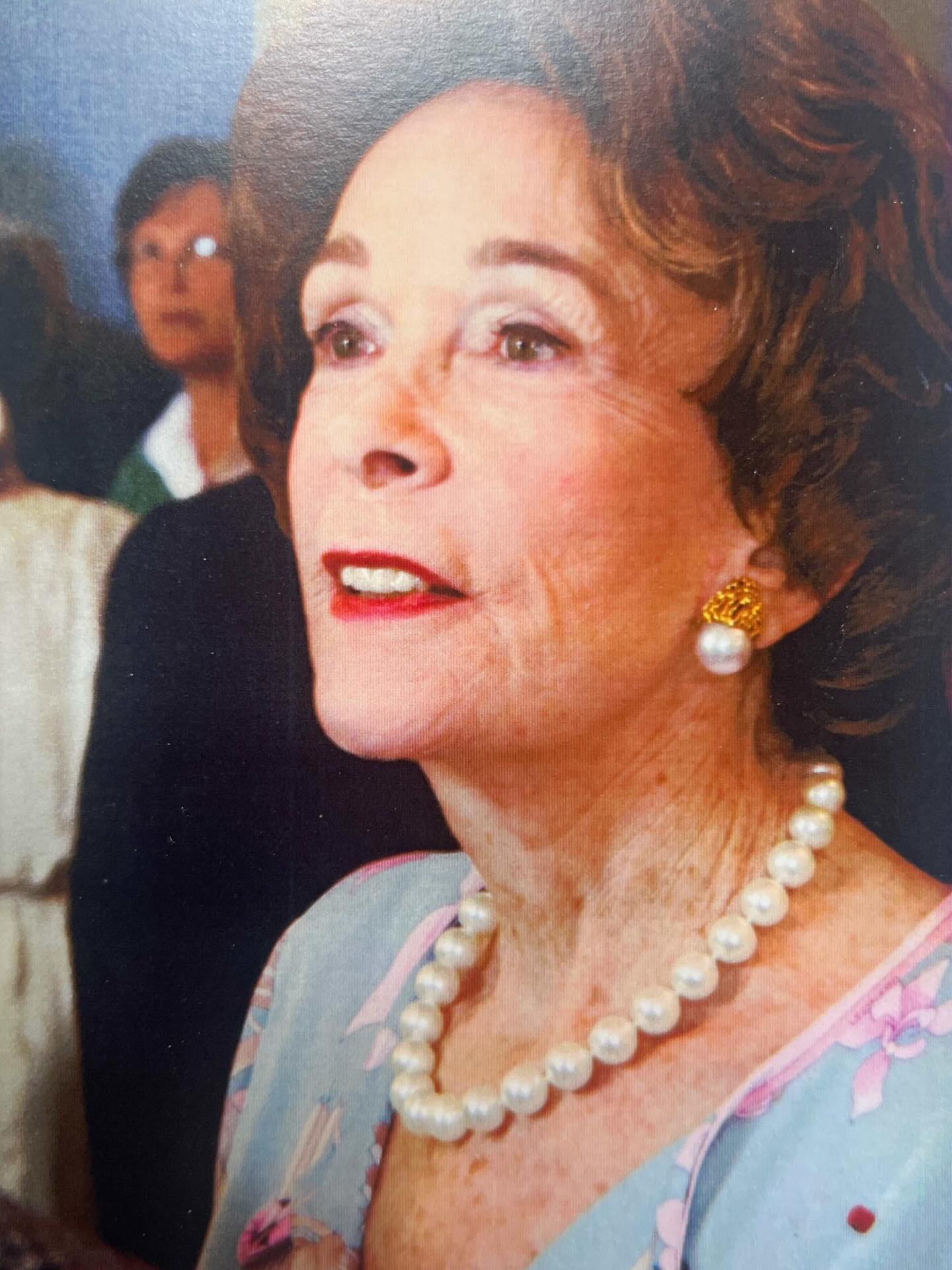 🕊️ In Memory of Nicole Hirsh
It is with deep sadness that we honor the memory of Nicole Hirsh, Officier de la Légion d’honneur, and a devoted servant of the French and Franco-American community in the United States.
For more than 30 years, Nicole served on the Board of the ASFLH, as its Secretary and Vice President. Her dedication to France, to the values of the Légion d’honneur, and to those she served was unwavering. She led with integrity, kindness, and quiet strength, always placing service above recognition.
Nicole leaves behind a lasting legacy of commitment, humanity, and friendship. She will be deeply missed by all who had the privilege of knowing her.
Une grande dame s’en est allée…
🖤
#asflh
#americansociety
#legiondhonneur
#inmemoriam
#frenchamericanfriendship