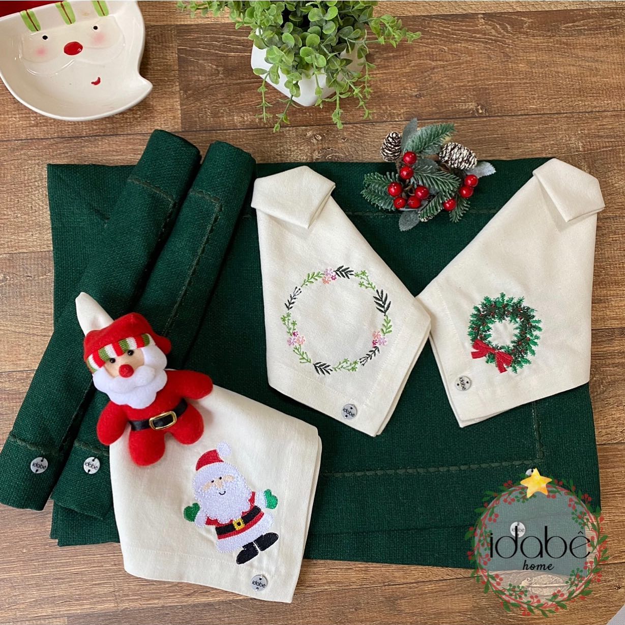 A época mais mágica do ano está chegando! Este ano será mais especial ❣️
• 11 94331-1286 • www.idabe.com.br •
#mesadenatal #natal2021
#mesapostanatal #idabêhome #guardanapobordado #guardanapodenatal