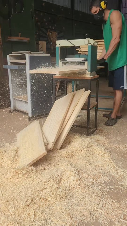 Toda turma de marcenaria começa muito antes das aulas iniciarem! 💪🏽
Nosso ritual de preparação de cada curso passa por diversas fases, da preparação do material à organização da nossa oficina. Tudo feito com muito carinho para receber nossos alunos da melhor maneira, de uma forma sempre muito especial! 💚
Neste final de semana receberemos nossa 71ª turma do curso de marcenaria! 🤩 E é um prazer compartilhar todo esse ritual de preparação do nosso espaço com vocês!!
Estamos prontos e ansiosos por mais um final de semana de curso, troca de experiencias e aprendizado!!! 🚀
#eraoquefaltava #cursodemarcenaria #escolademarcenaria #marcenariacompartilhada