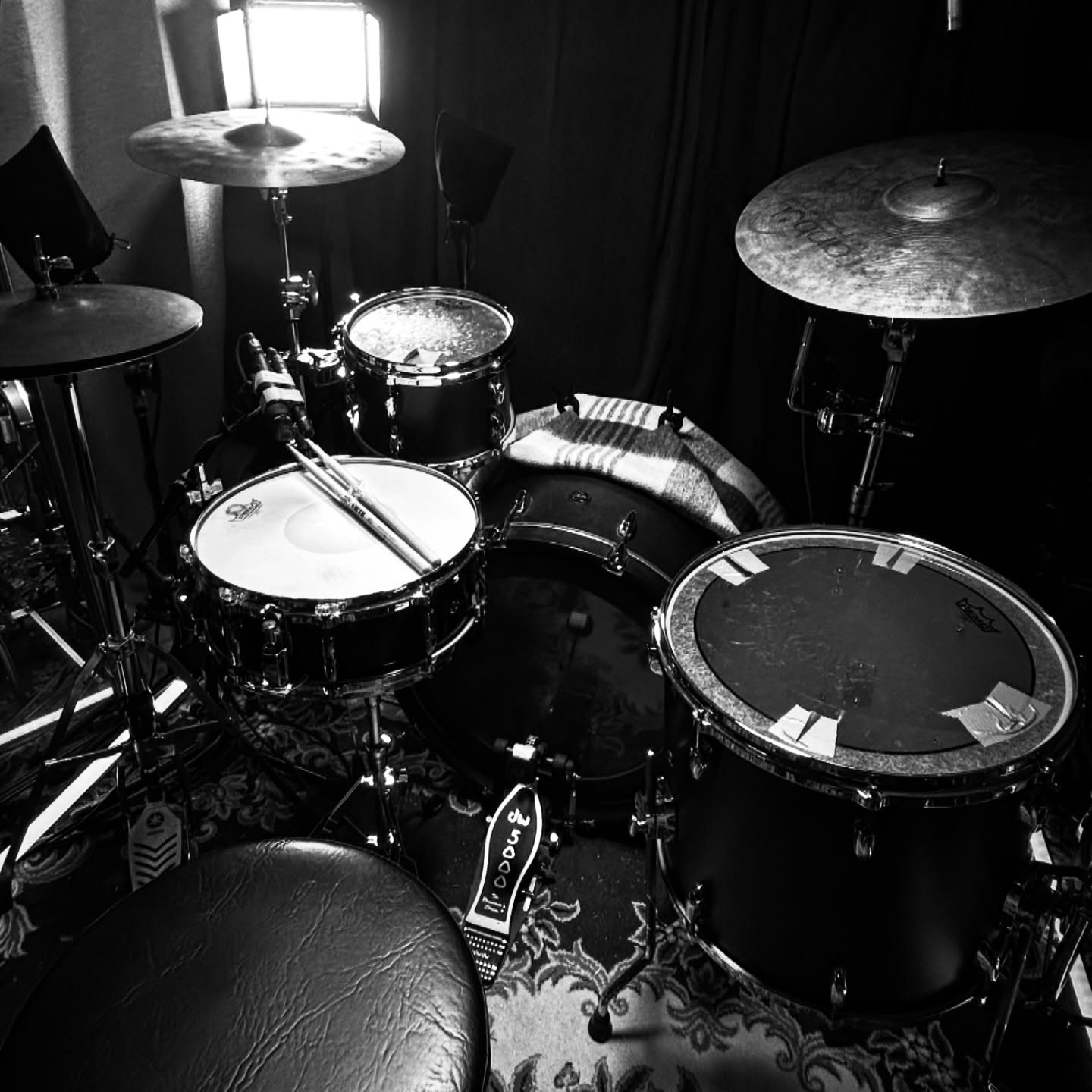 Back to the recording world in just a few days… 🕣
@vicfirth @remopercussion @istanbulagop #drummerinlondon #instadrums #soundsfrommyattic #drumminglife #remotedrumrecording