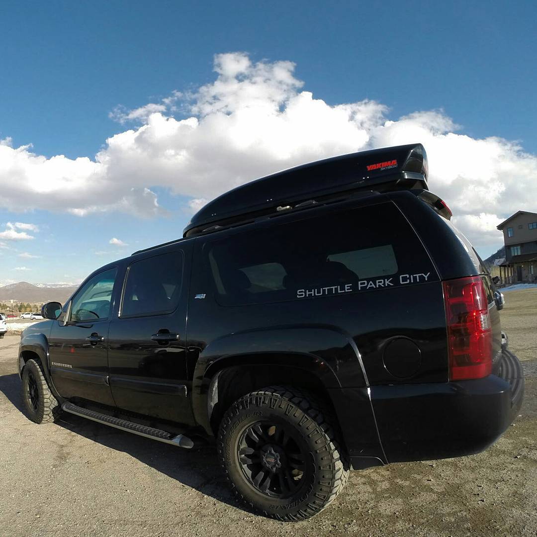 Relax with more room in the vehicle, we put your skis above on the roof! You'd be amazed how much we can fit up there! #shuttleparkcity #parkcitytransportation #suv #parkcity #canyonsresort #deervalley #solitude #brightonresort #altaskiarea #snowbird #sundance #snowbasin #powdermountain #luxurytravel #luxurytransportation #privatetransportation #privatesuv