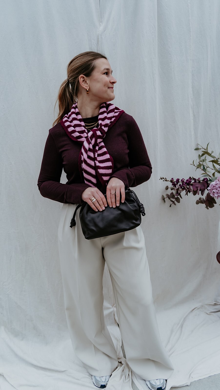 Get ready… Combineer de Florence pantalon met een leuke longsleeve en de Philou knitwear! 🤍
Get the look!
www.juliabybb.com
#juliabybb #juliaturnhout #juliareel #webshop #ootd