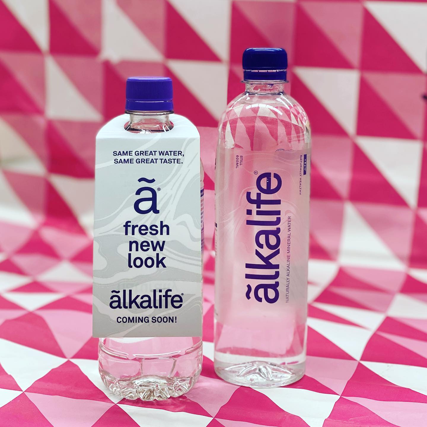 Rebranding is exciting, nerve-wracking, tiring, energising, can be expensive (and expansive!), but one thing it can do is inject new life and excitement to your brand. When you’ve got a good business there’s no need to reinvent the wheel, but a new look allows you to connect with new audiences and update your messaging.
We helped our friends @alkalifewater during their recent rebrand, creating their POS marketing to create buzz in stores. The bottle tags were a great solution to slowly help customers transition to the new bottle designs while still allowing the existing stock to be used up.
.
.
#rebranding #rebrand #signage #signagedesign #pos #relaunch #corporatebranding #posdesign #bottletag #alkalinewater #naturalwater #purple