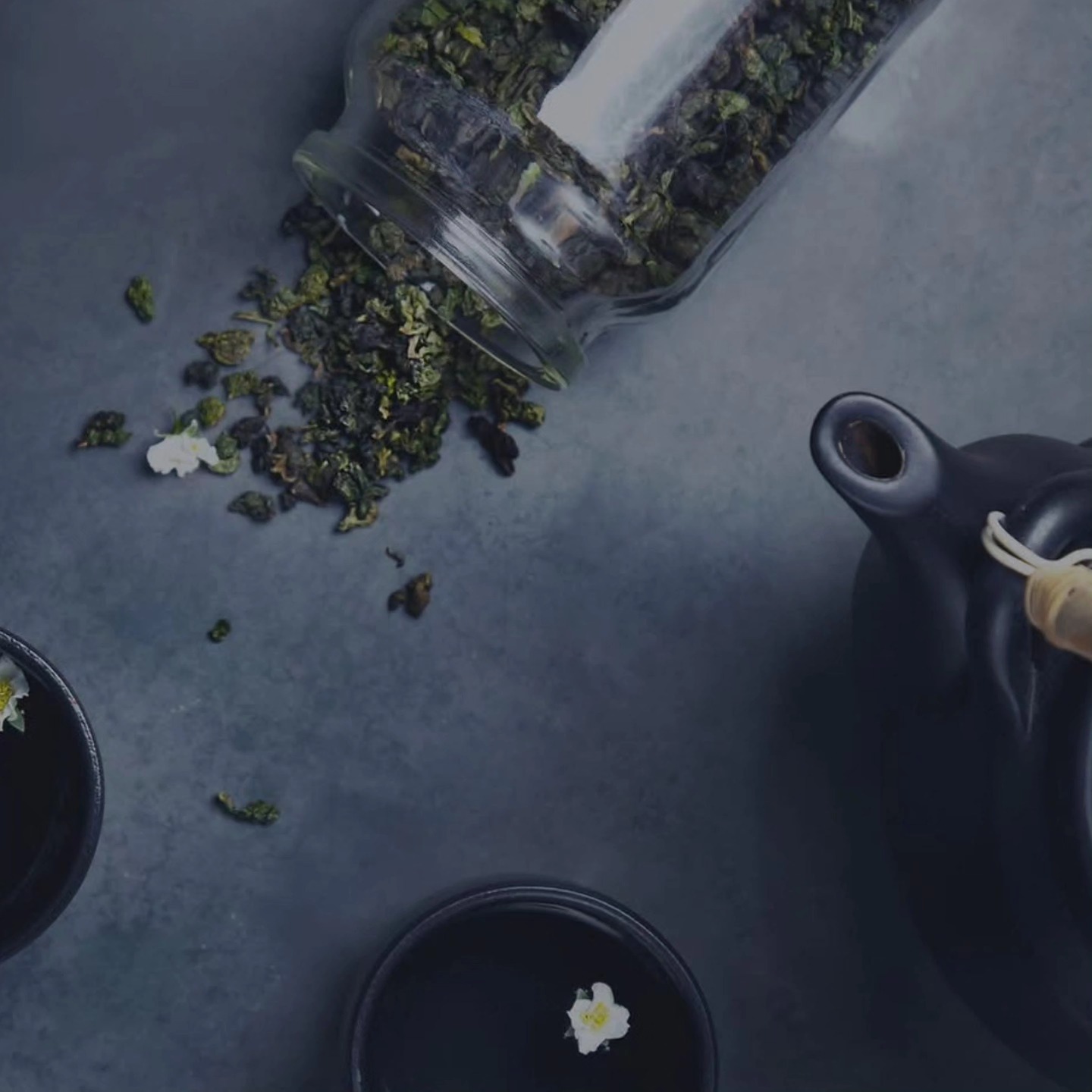 Apply 10% off all products with the promo code "NewCustomer". This applies to your first order.
https://www.theteatrail.com/