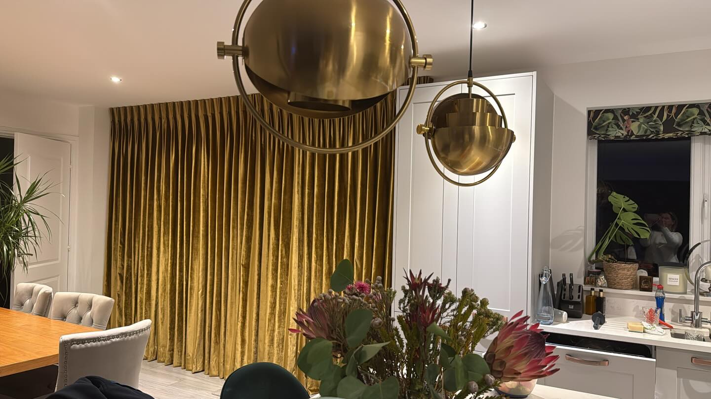 Velvet curtains we fitted last week, paired with a playful Roman blind in Clarke & Clarke’s Monkey Business 🐒✨
Luxury meets personality — the perfect finishing touch to this beautiful space.
⸻
📍 Showroom hours:
Mon–Fri 9–5 | Sat 9–3
📞 01580 765169
📍 7 Ashford Road, Tenterden, TN30 6AB
💻 www.absblinds.co.uk
#velvetcurtains #absblinds #romanblind