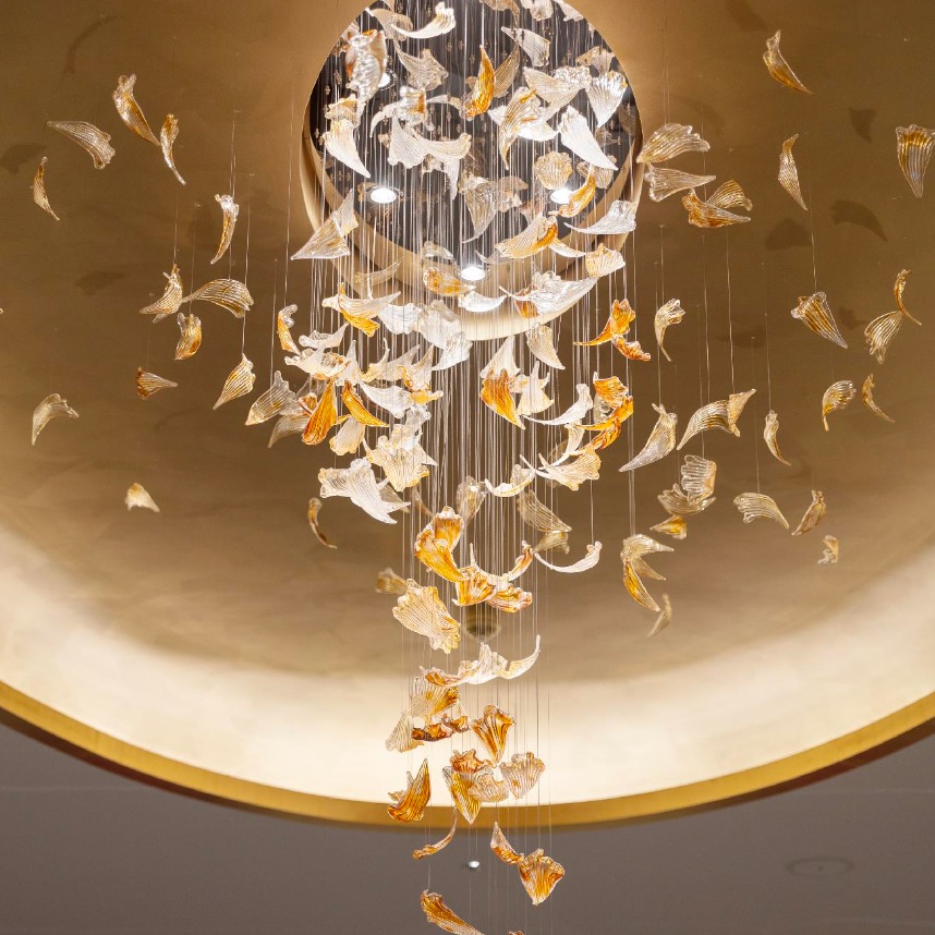 Lights are so much more than just a source of light - they can also be pieces of art, form the basis of a decorative wall or a create a striking focal point in a room.
We recently had the pleasure of visiting the showroom of @sanssoucilighting in Dubai to see just how versatile lighting can be. Sans Souci uses nano-coated glass elements crafted in Bohemia's "Crystal Valley" which are then assembled into beautiful light installations. Using proportion, opacity, illumination and colour, their pieces are incredibly playful and create the feeling of movement that makes the individual elements seem alive.
Photo Credits: @sanssoucilighting
Boutique luxury procurement | Interior procurement | Lighting | Bespoke Lighting | Luxury Interior Procurement