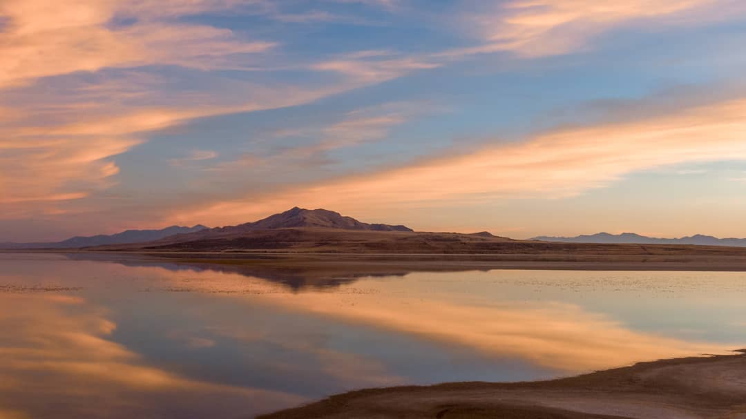 Utah sure does have some beautiful sunsets! .
.
.
.
.
.
.
.
.
#parkcitytransportation #parkcity #snowbird #brighton #skiutah #utahisrad #utahdrone #utah #deervalley #alta #skisolitude #shuttleparkcity #sundance #exploremore #antelopeisland #sunset #utahsunset