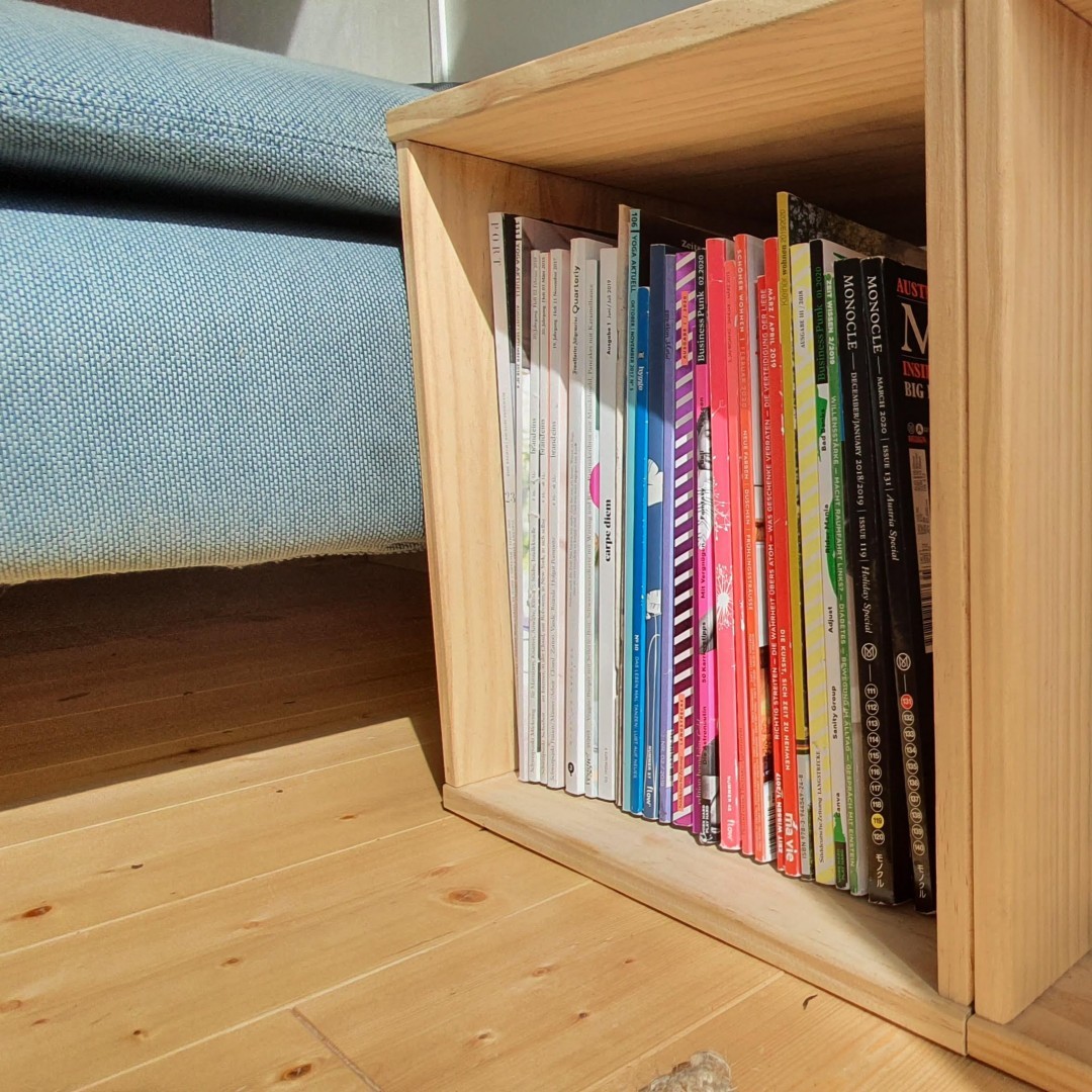 Unsere "Kopfapotheke" hilft unseren Gästen in Delve abzuschalten und den Alltagsstress hinter sich zu lassen.
Wir freuen uns schon euch bald wieder mit den neuesten Magazinen zu versorgen.
#tinyescapehamburg #tinyescape #escapehamburg #naturerlebnis #reisenindeutschland #travelgermany #weroamgermany #minimalism #rückzug #zufluchtsort #trip #weekendtrip #tinyhouserentals #tinyhouserental #tinyhousebuild #tinyhouseairbnb #airbnbhomes #airbnbcabin #tinycabin #cabinstay #cabinrentals #glampinghub #tinyhouseonwheels #adventurehomes #sternenhimmel #loftbed #himmelbett #sleepoutside #adventure