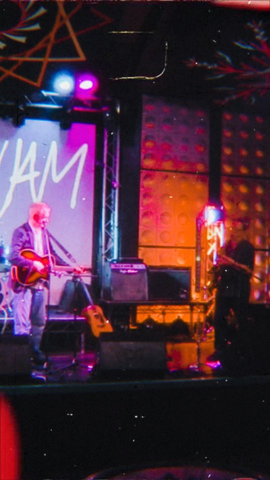 Ultraviolet - club 85 (December) with @davebarrowsmuse