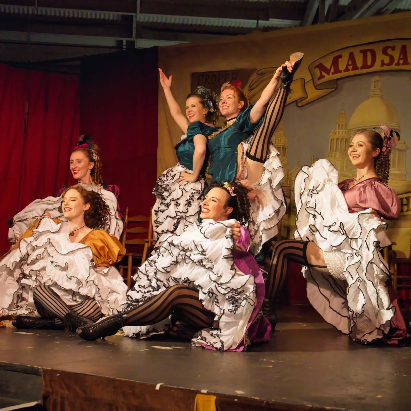 Last chance to see us performing!
This Saturday and Sunday at @dickensfair !
Get your tickets before they sell out 🎟️
📷 Photo credit: @mrobalino8