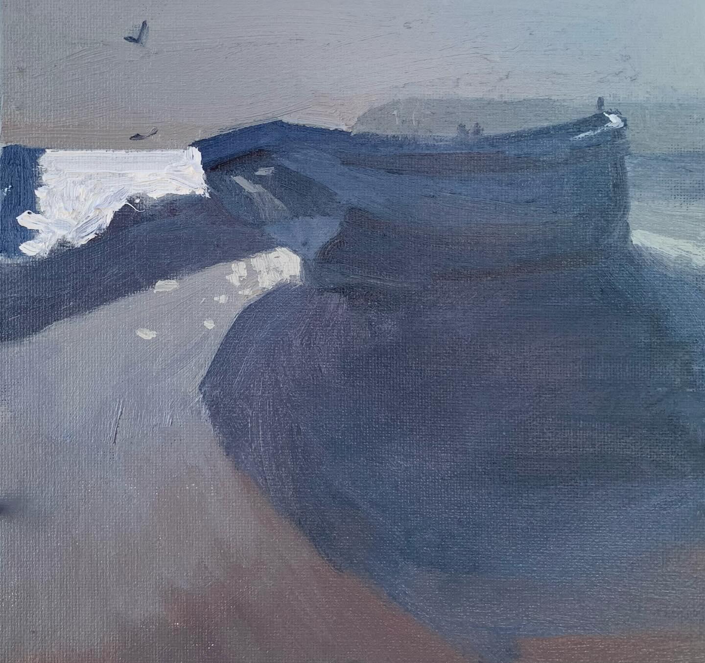 A silhouette ghost of our fishing heritage. Cooden.
#fishingboats #coodenbeach #marinepainting #oilpainting @royalsocietymarine