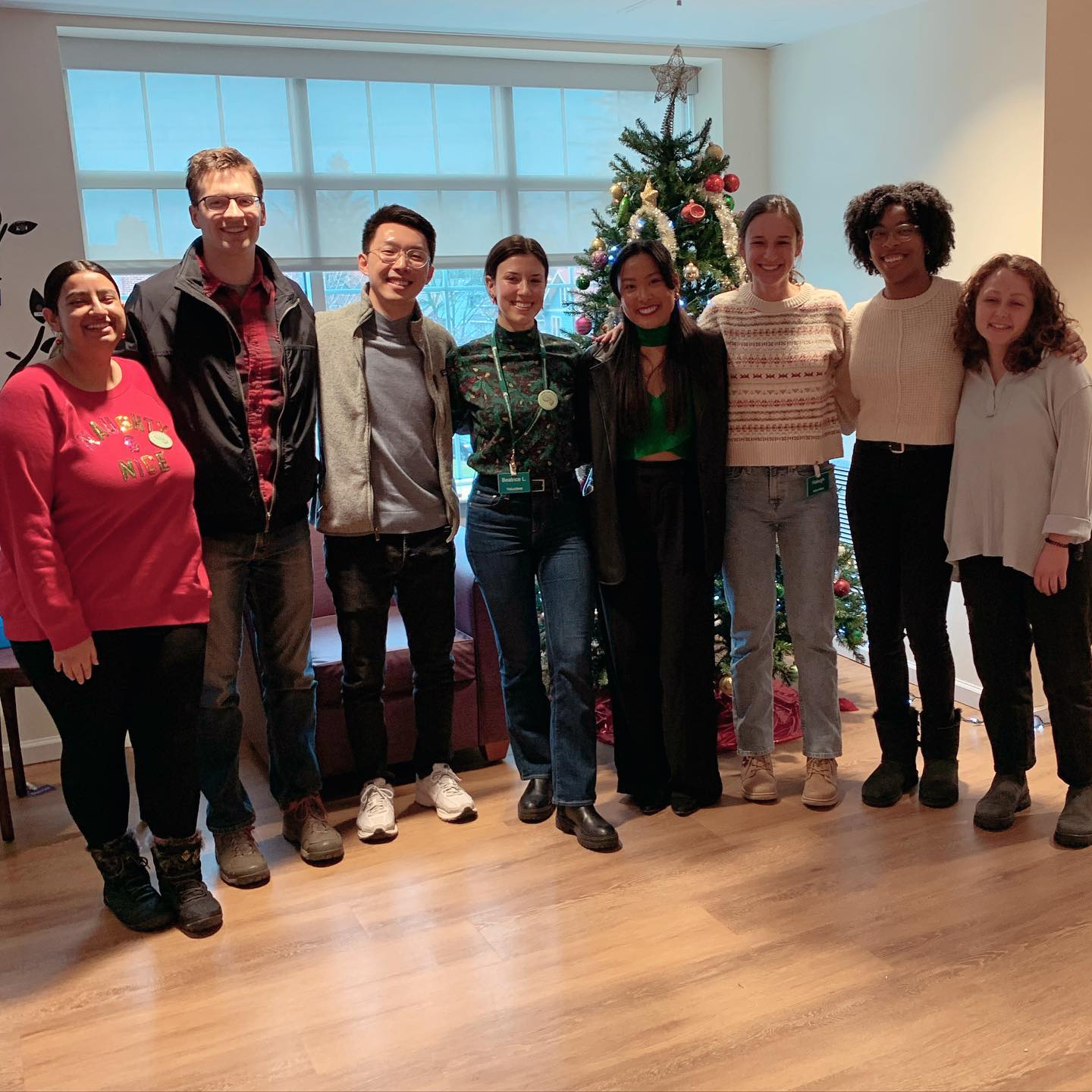 🎄 The last session before the holidays with the MSU CHM Chapter was a success! Thank you to all the volunteers that joined us and to all the wonderful residents and staff at Clark!
#musicremembers #dementiacare #musicfordementia #alzheimersawareness #musictherapy #dementiaawareness #dementiacaregiver #alzheimerscaregiver #powerofmusic #musician #music #grandrapids #msuchm
