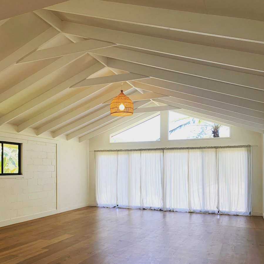 Our yoga studio is well known for its incredible wall of glass doors featuring expansive views over the hills of Wybalena (and while this is still a favourite view for our retreat groups!) we have added some light linen curtains for the option of a private and cosy space.
A beautiful addition for any retreats holding intimate circles or emotional release sessions ~ enjoy the soft daylight filtering through with an extra layer of intimacy and nurturing feel to the space 🌿