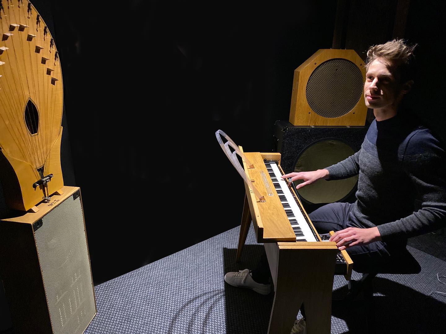 Original Ondes Martenot and the 4 speakers
#ondesmartenot #martenot #speaker #reverb #springreverb #palme #gong #keyboard #music #vintage #original #instrument