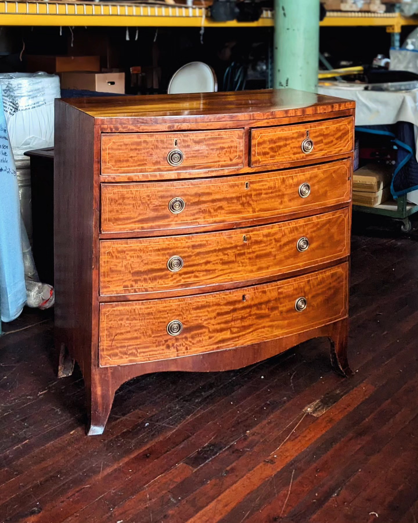 Another bow front chest needing some minor repairs: missing cockbeading, missing stringing around the top, and some color balancing to correct UV damage on the side.
#furniturerestoration #furniturerepair #furniturerestorer #bowfrontchest #twooverthree #restoredinbaltimore