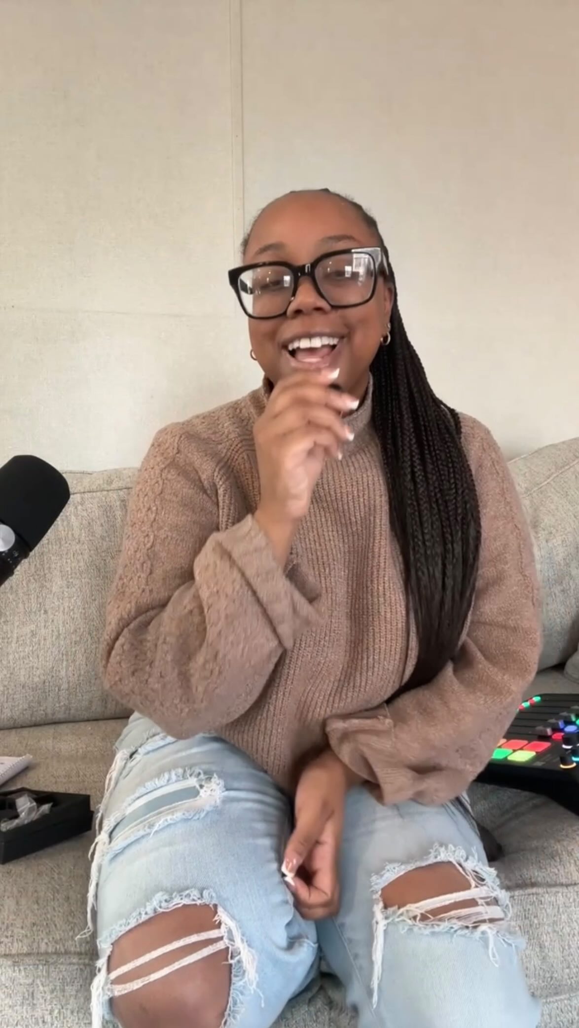 The group chat already knows, but the Season 3 trailer for Closed for Maintenance is live.
Listen now and subscribe wherever you get your podcasts. 🤎 LINK IN BIO
#ClosedforMaintenancePod
#PodcastTrailer
#WomenWhoPodcast
#BlackCreators
#PersonalGrowth