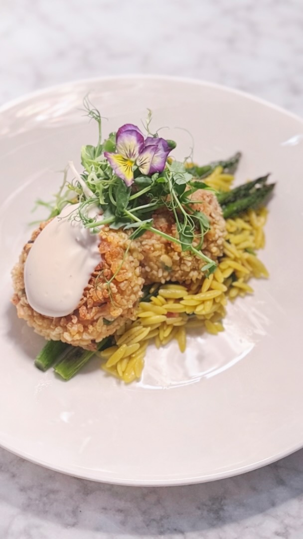 ✨ An evening defined by detail, flavor, and intention.
Honored to cater the 2026 Economic Outlook Dinner at the University of Miami for CFA Society Miami. From our heirloom tomato and mozzarella salad accented with balsamic pearls to thoughtfully plated entrées, every course was designed to elevate the experience.
Proud of our team for delivering with precision and heart. This is InStyle. 💚
#InStyleCatering #ElevatedDining #MiamiEvents #CorporateCatering #miamicatering