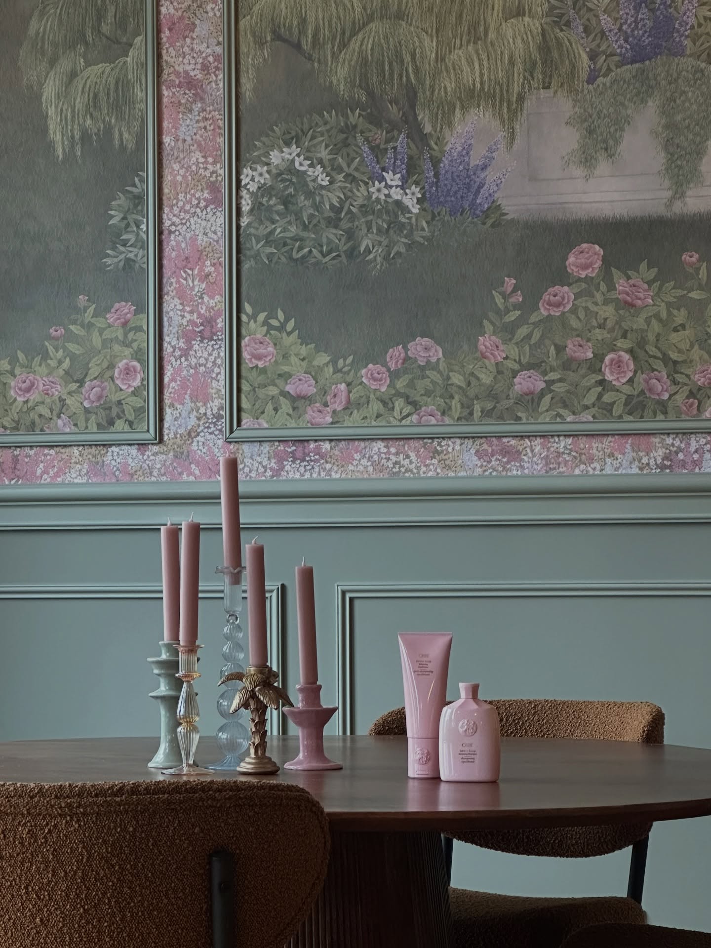 Restore balance at the root.
Our Scalp Balance relieves dryness, soothes irritation, and creates the foundation for stronger, healthier looking hair.
🌸💞
#ScalpCare #HealthyScalp #LuxuryHaircare #oribe