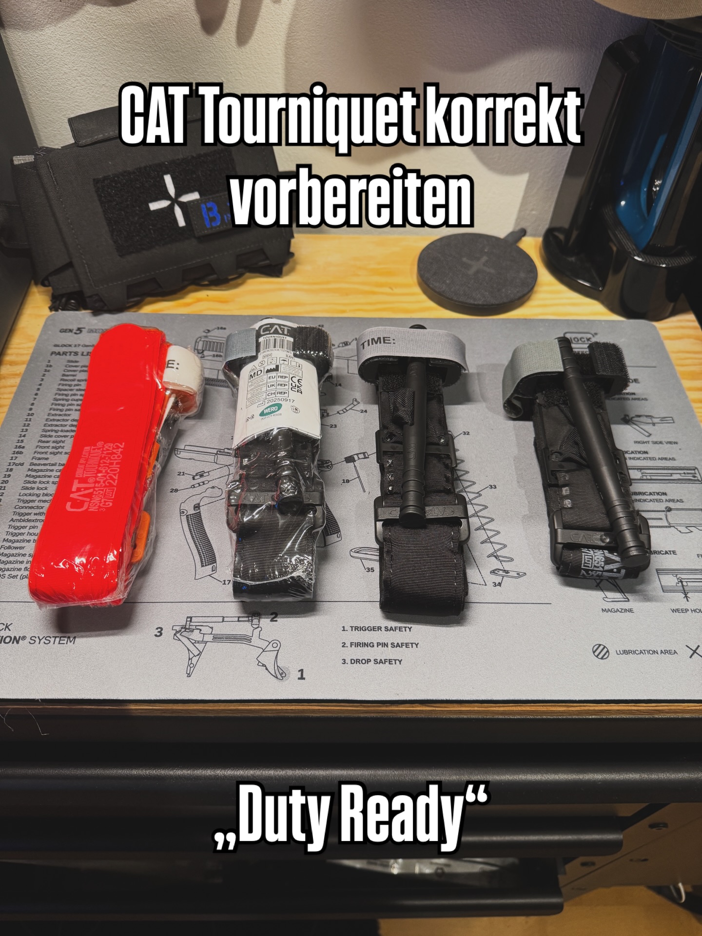 𝐃𝐮𝐭𝐲 𝐋𝐨𝐚𝐝𝐢𝐧𝐠 𝐆𝐮𝐢𝐝𝐞: 𝐂𝐀𝐓 𝐓𝐐 𝐫𝐢𝐜𝐡𝐭𝐢𝐠 𝐬𝐭𝐚𝐠𝐞𝐧 🩸
Heute schauen wir uns an, wie du dein Combat Application Tourniquet (CAT) für maximale Effizienz vorbereitest – und warum das Staging über Leben und Tod entscheiden kann.
𝐃𝐀𝐒 𝐖𝐀𝐑𝐔𝐌:
Das „Duty Loading“ oder Staging eines Tourniquets ist für den Endanwender essenziell. Ein korrekt vorbereitetes TQ lässt sich unter Hochstress innerhalb von Sekunden einhändig applizieren. Wenn dein Material einsatzbereit ist, gibt dir das die nötige Sicherheit in dein Gear und deine Fähigkeiten. In einer Critical Situation ist das eine Sorge weniger.
Investiere die Extraminute in dein Kit-Management. Im Ernstfall spart dir das wertvolle Sekunden und hilft dabei, Leben zu retten.
„𝐒𝐭𝐚𝐲 𝐦𝐢𝐬𝐬𝐢𝐨𝐧 𝐫𝐞𝐚𝐝𝐲“
#Tourniquet #CAT #LIVIDOT #rettungsdienst #polizei