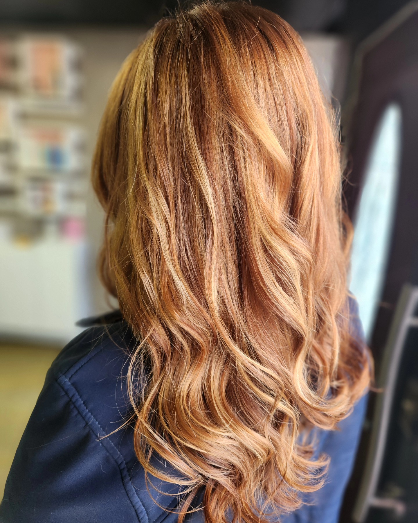 ✨ Red, auburn, and natural shades of red are perfect for warm skin tones, instantly enhancing your glow and giving you a sun-kissed look! 🌞 But it’s not just about red—finding the right color to match your skin tone can transform your appearance, whether it’s rich browns, golden blondes, or cool tones. The right hue can brighten your complexion and boost your confidence! 💇♀️ @charissedavi
DM to book or book online at vagaro.com/blush84! 💖 #HairGoals #SkinTonePerfected #HairTransformation